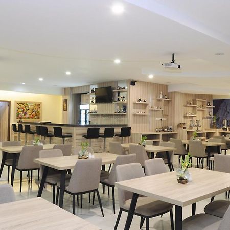 Graha Sumsel Hotel Jakarta Exterior photo