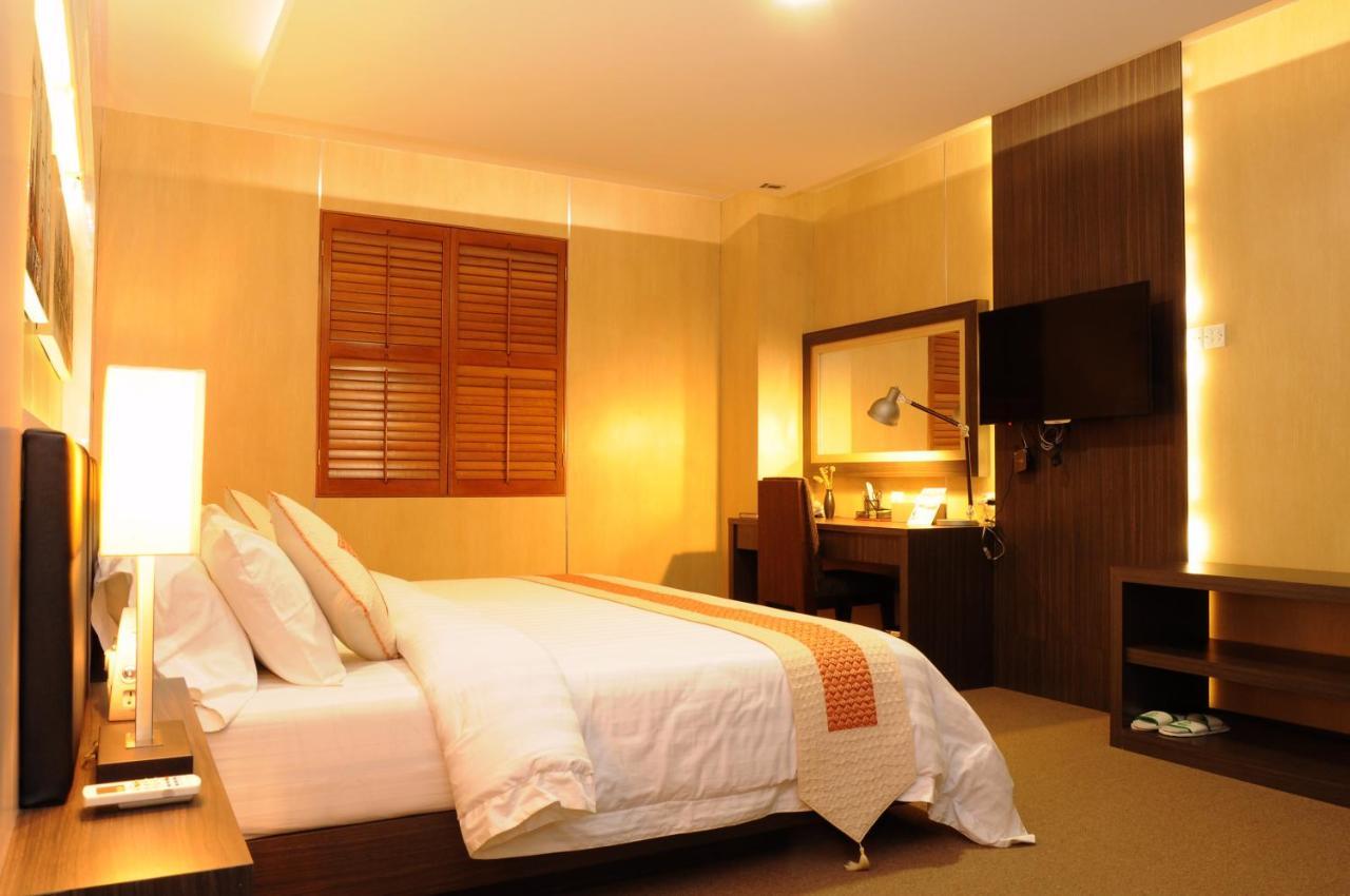 Graha Sumsel Hotel Jakarta Exterior photo