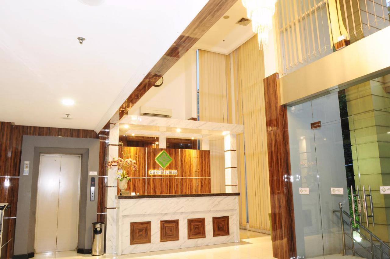 Graha Sumsel Hotel Jakarta Exterior photo