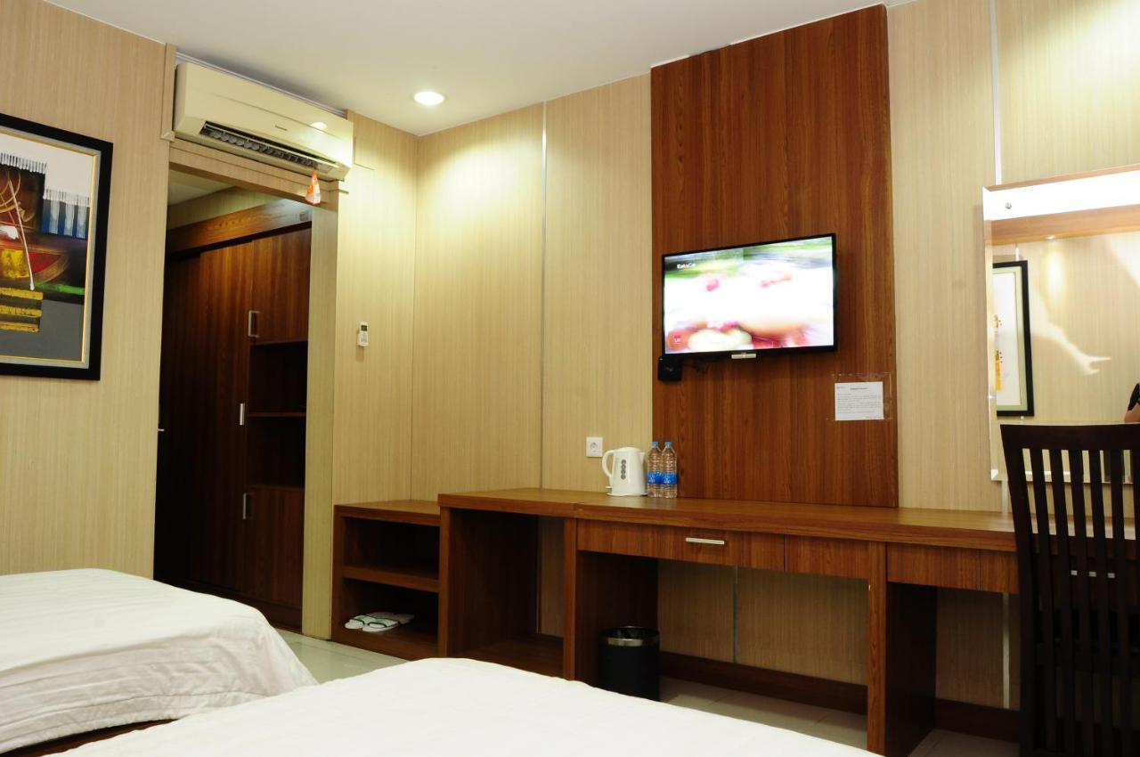 Graha Sumsel Hotel Jakarta Exterior photo