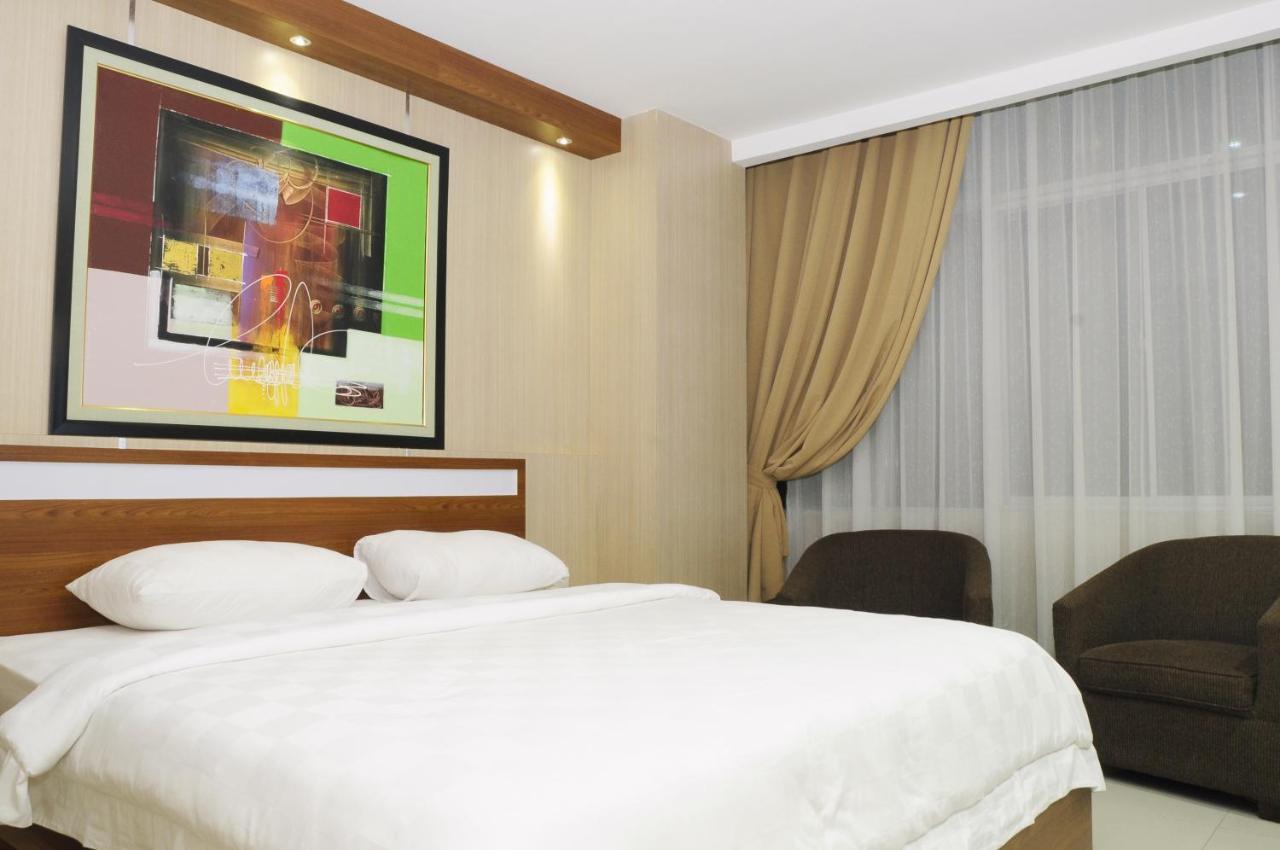 Graha Sumsel Hotel Jakarta Exterior photo