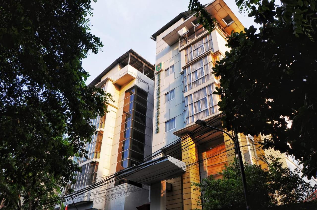 Graha Sumsel Hotel Jakarta Exterior photo
